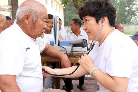50到60岁以上的老人，血压水平多少才算是正常？标准不一样