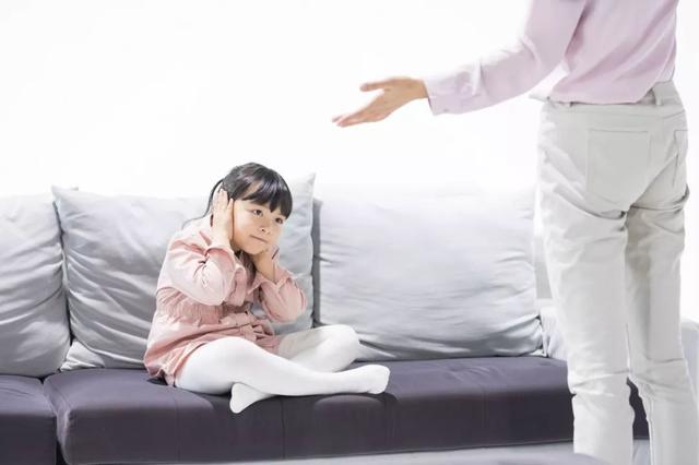 想要孩子教的好父母分工很重要到底是父亲严厉好还是母亲