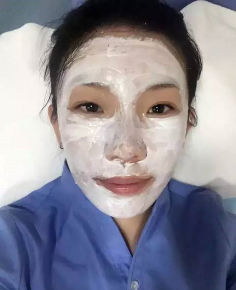 在皮肤表层敷麻药比如很多爱美者,做热玛吉,半永久,微针,水光针,胶原