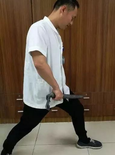 腰酸背痛、肩周疾病,不妨试试桑枝棒操经络养生法_丁占云_副主任医师_爱问健康